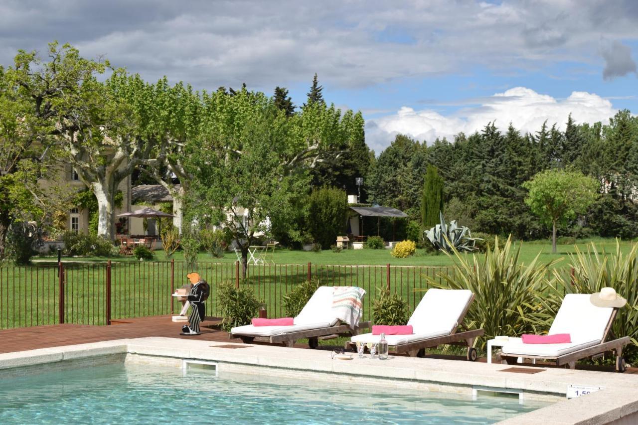 La Bastide des Amouriers Caumont-sur-Durance Exterior foto