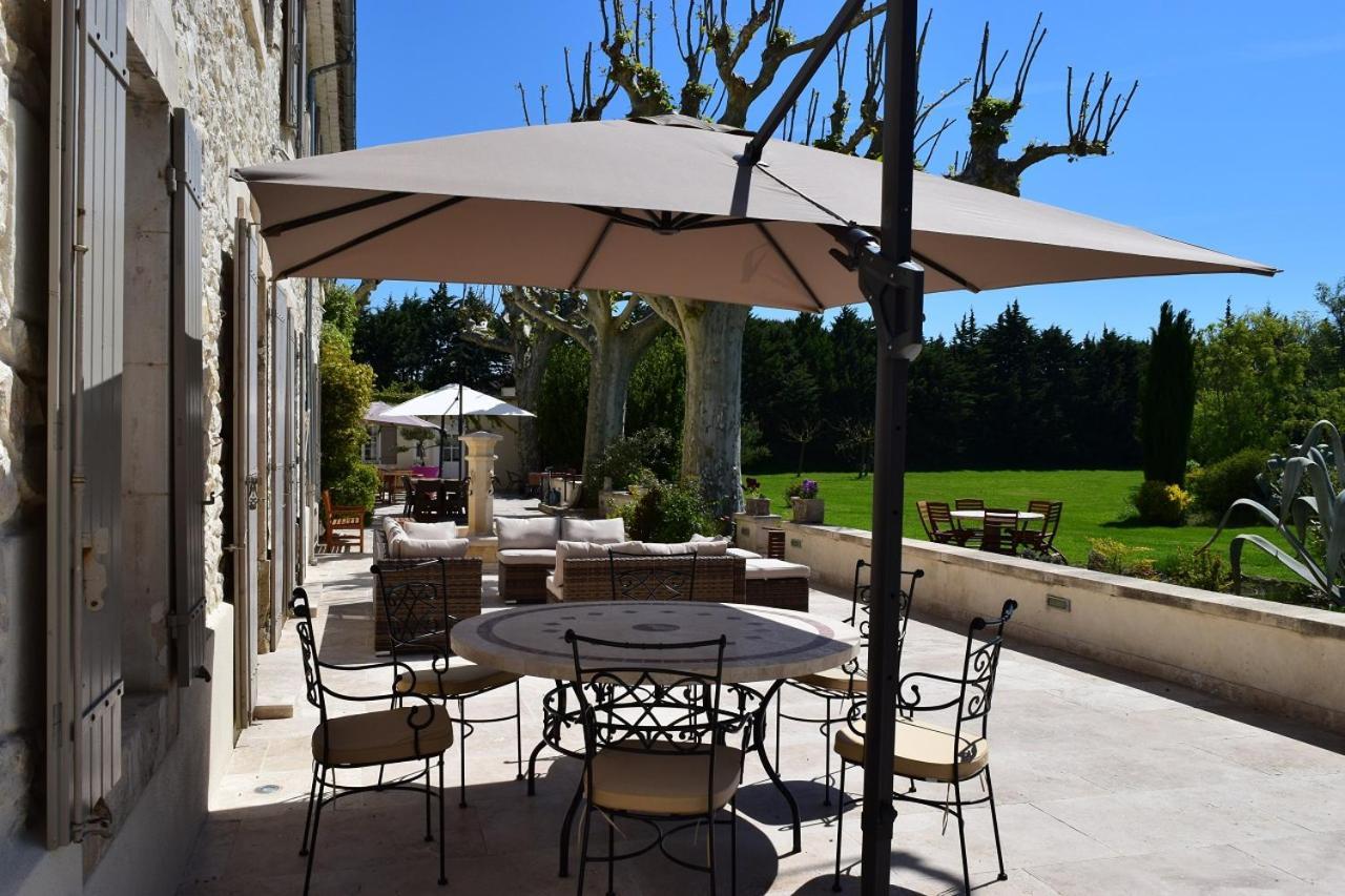La Bastide des Amouriers Caumont-sur-Durance Exterior foto