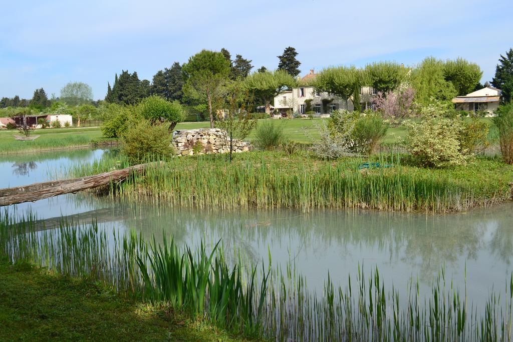 La Bastide des Amouriers Caumont-sur-Durance Exterior foto